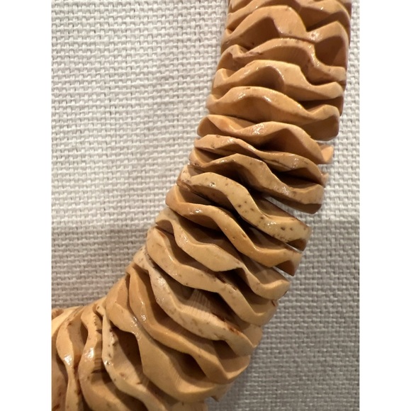 Vintage Coco Shell Necklace - Picture 2 of 3